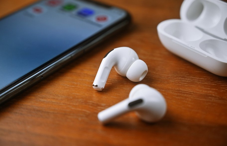 Are the Apple AirPods Worth the Price