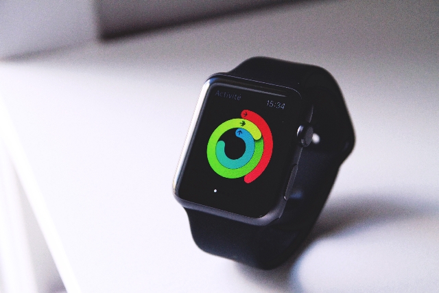 Can You Play Music on Apple Watch without Headphones? The Answer May Surprise You!