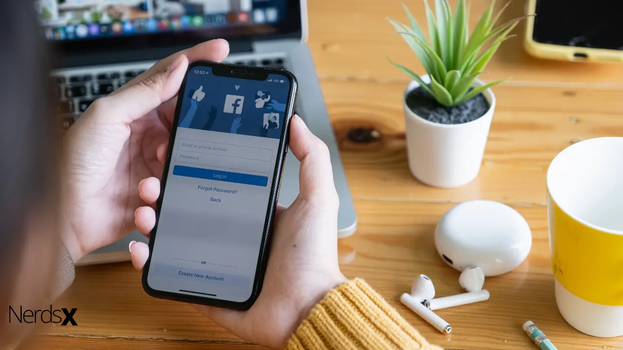 What is The IP Address Of Facebook? (And How To Hide It)